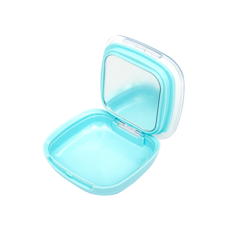 Why Should You Choose Customizable Empty Makeup Containers from Manufacturers?